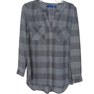 Apt 9 Black and White Buttoned Down Blouse